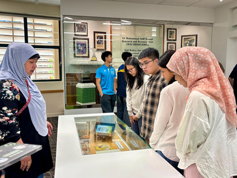 Happening @ the Library