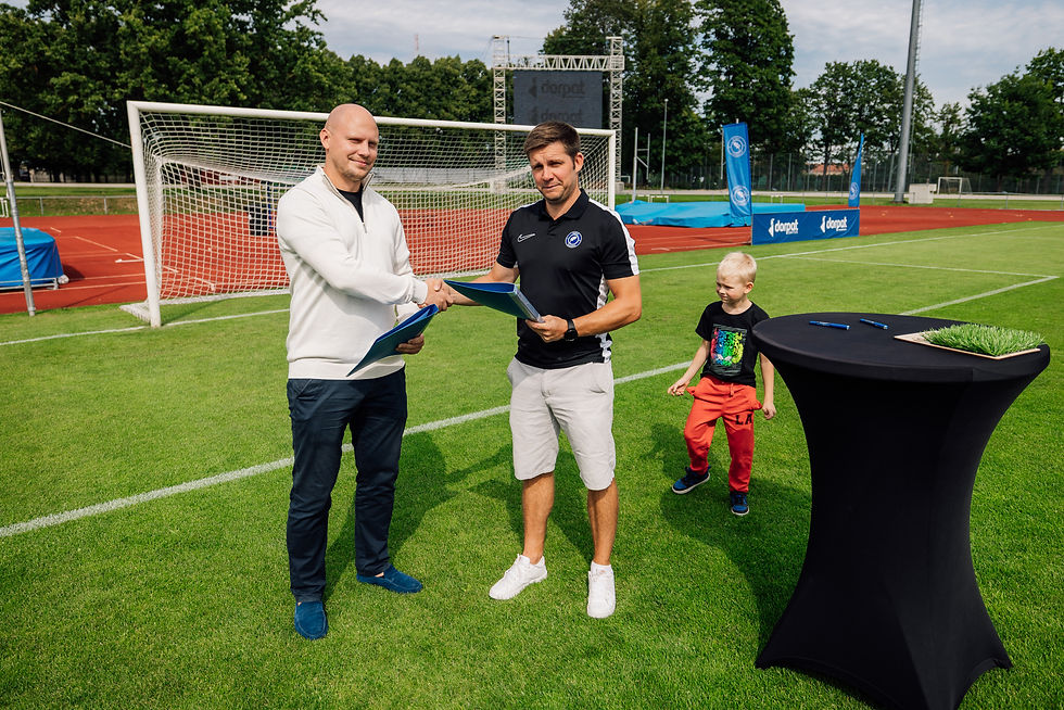 Dorpat Ehituse tegevjuht Erik Vares ja JK Tammeka tegevjuht Kristjan Tiirik. Foto: JK Tammeka