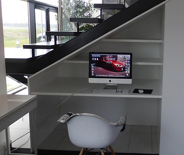 meuble sous rampants-meuble sous escalier-sous toiture-bureau