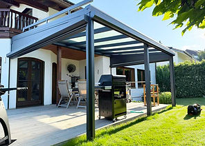 Terrassendach mit Paneel.jpg