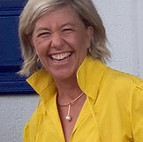 Emma Mactaggart Headshot 2022.jpeg