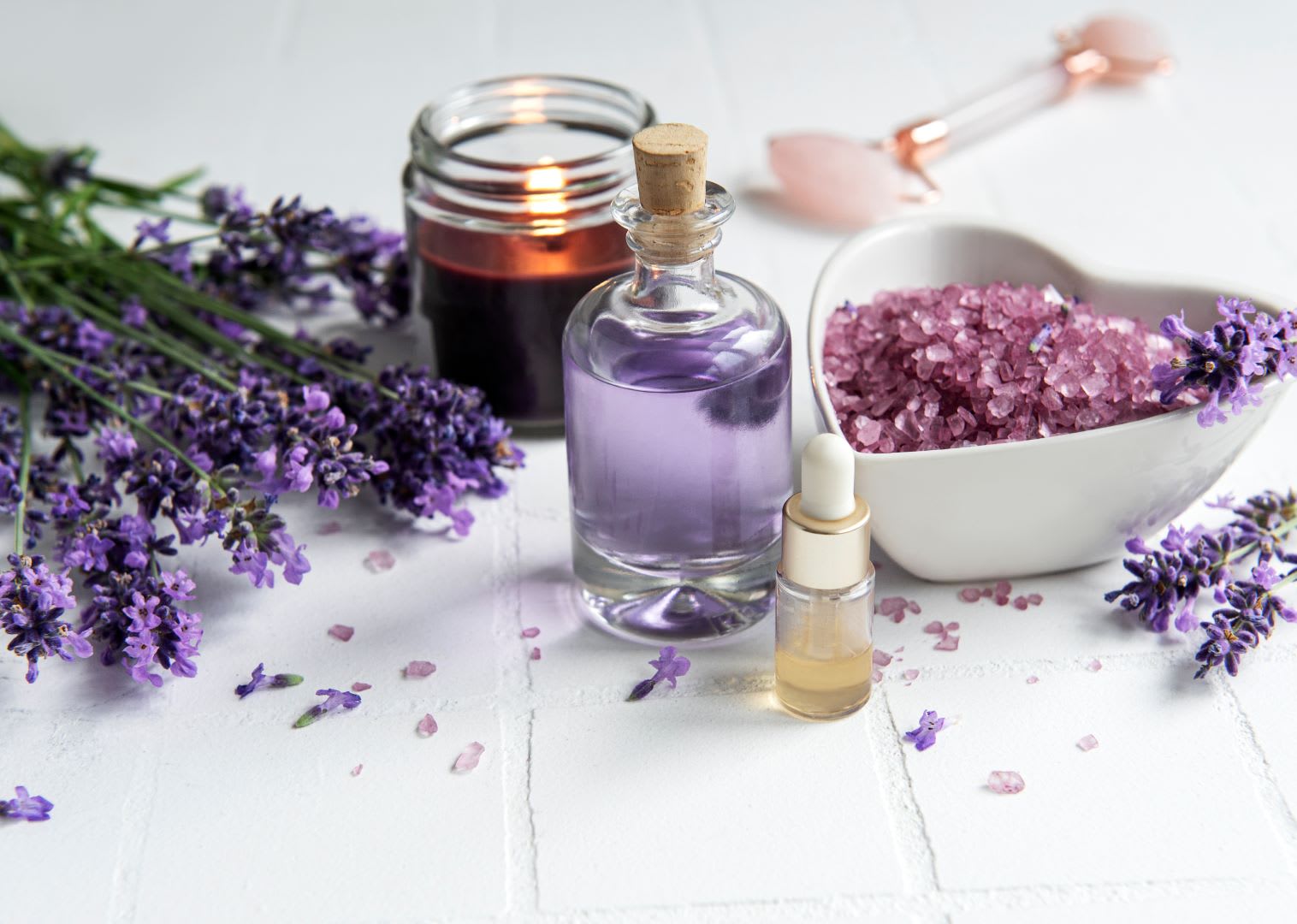 Enhancing Well-being: 5 Outstanding Benefits of Essential Oils