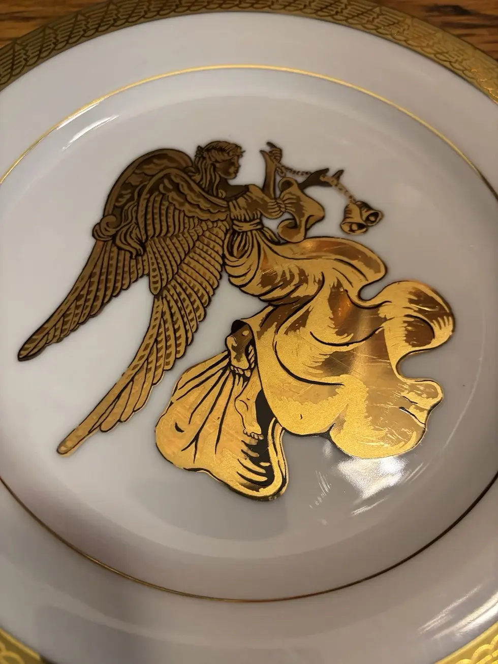 Thumbnail: 4 Centurion Pure Gold & White Angel Plates