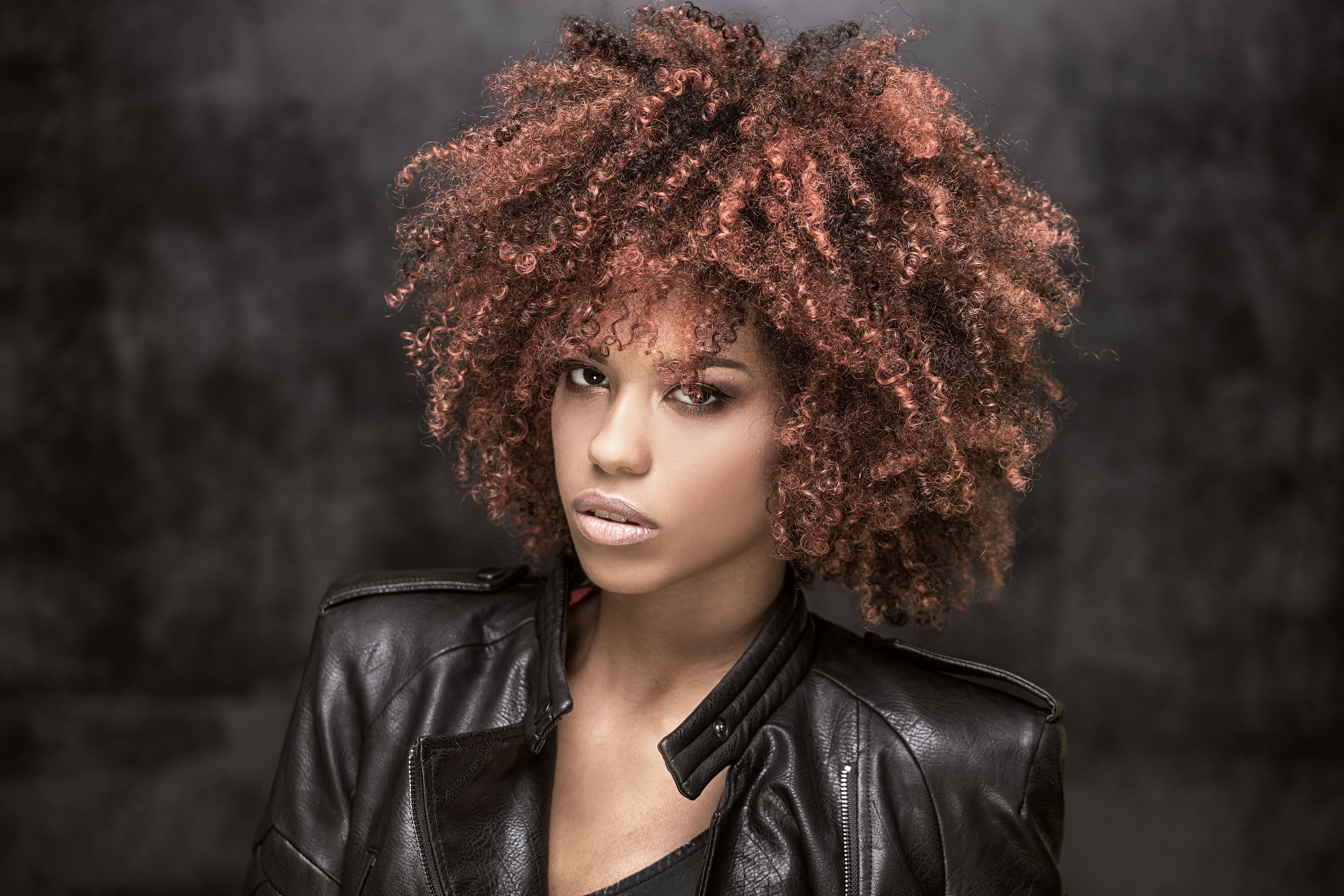 Curly Hair Color: Choosing the Right Shade for Your Personality