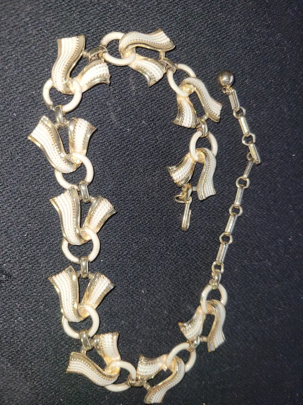 Thumbnail: Vintage Coro Enameled Link Collar Necklace