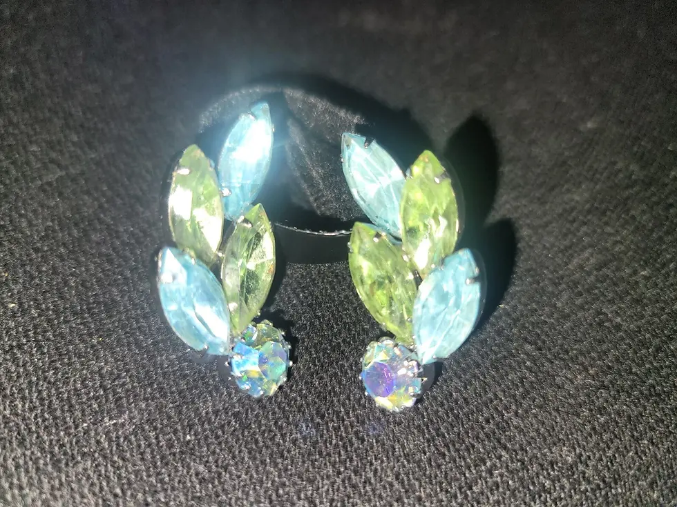 Thumbnail: Vintage 1960s Juliana Style Rhinestone Earrings