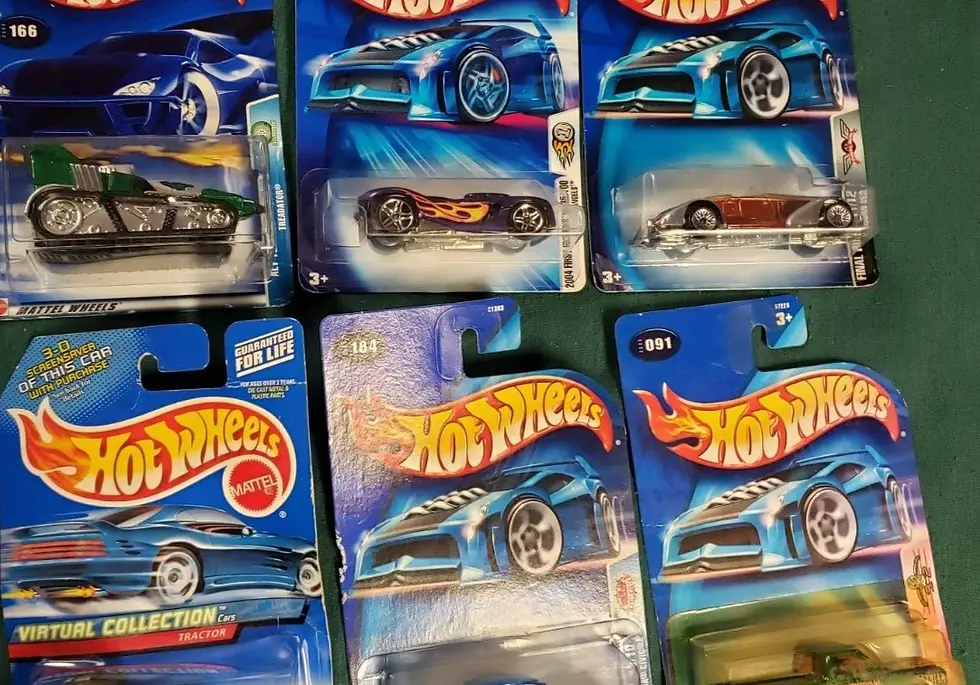 Thumbnail: Hot Wheels Mixed Action Pack Lot of 16