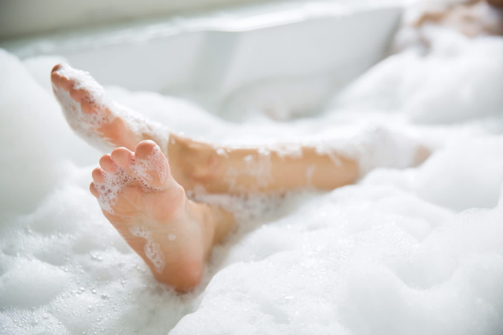 How to Make a Relaxing Bath at Home: Simple Steps to De-Stress