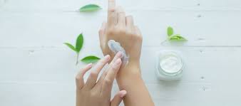 Winter Skin SOS: Tips to Combat Cold-Weather Complexion Concerns
