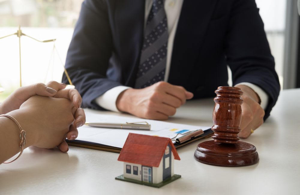 Home Buyers Beware: Foreclosure vs Short Sale Comparison