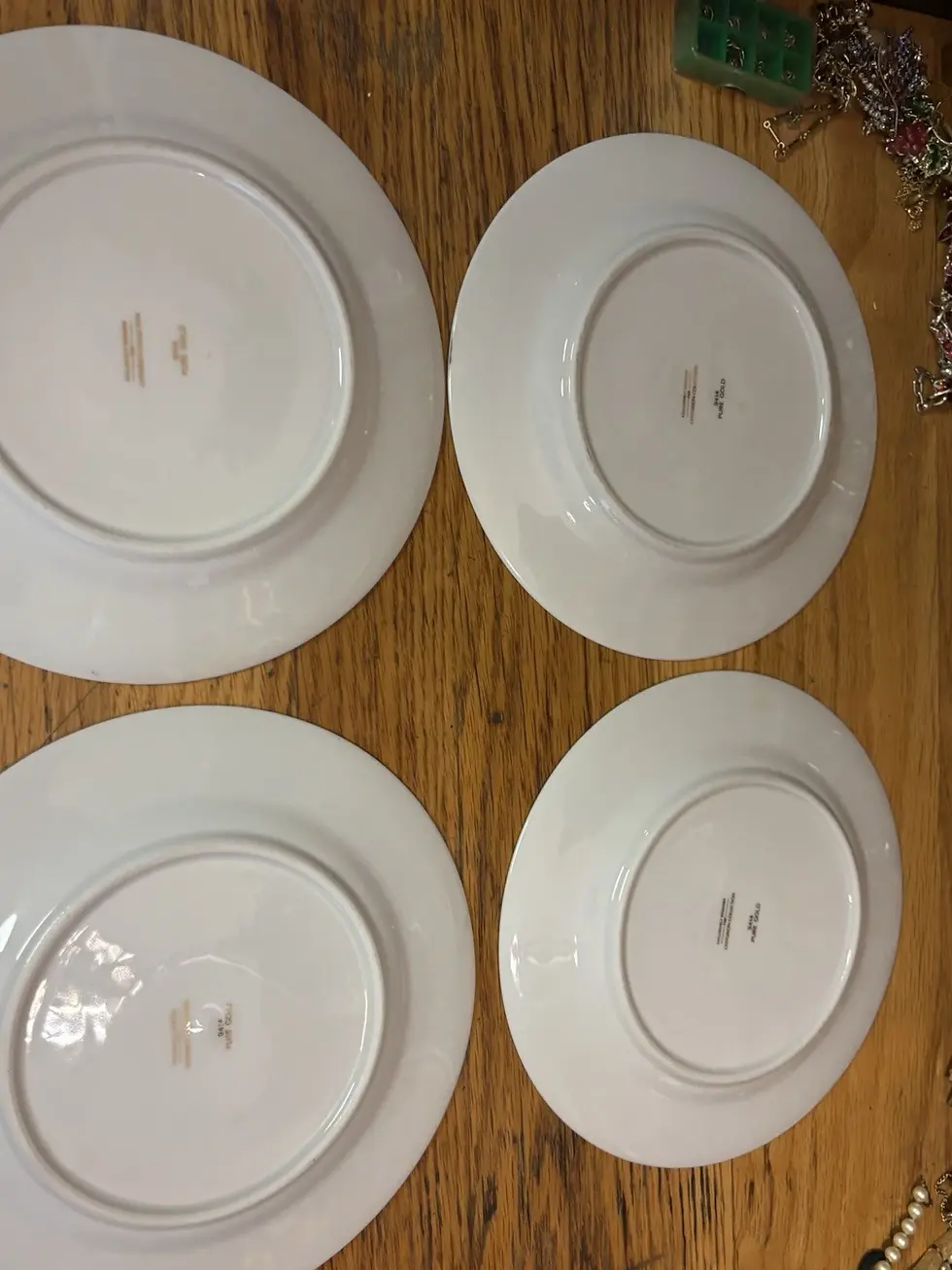 Thumbnail: 4 Centurion Pure Gold & White Angel Plates