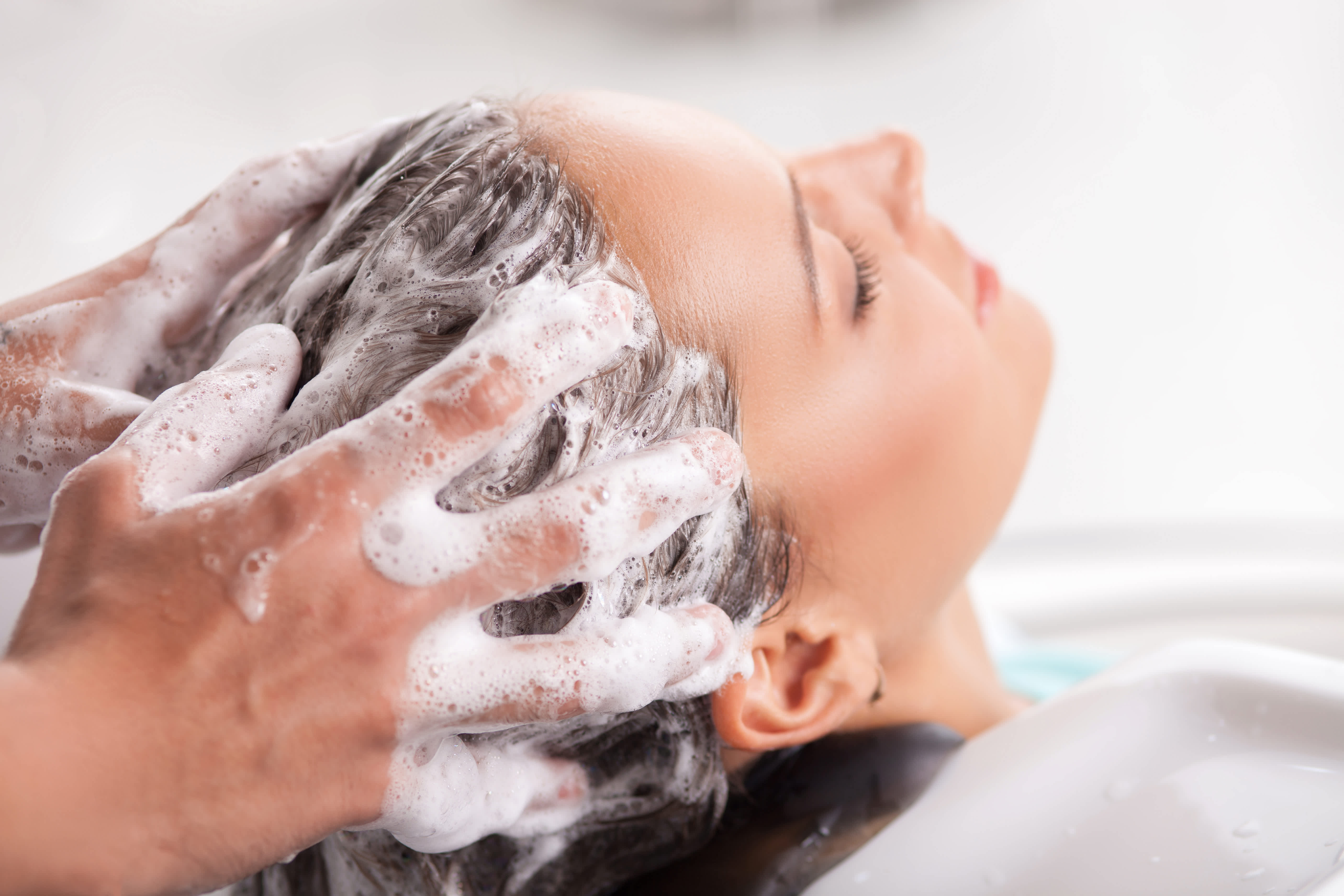 How to Detox Your Hair: Refresh and Renew Your Curly Locks
