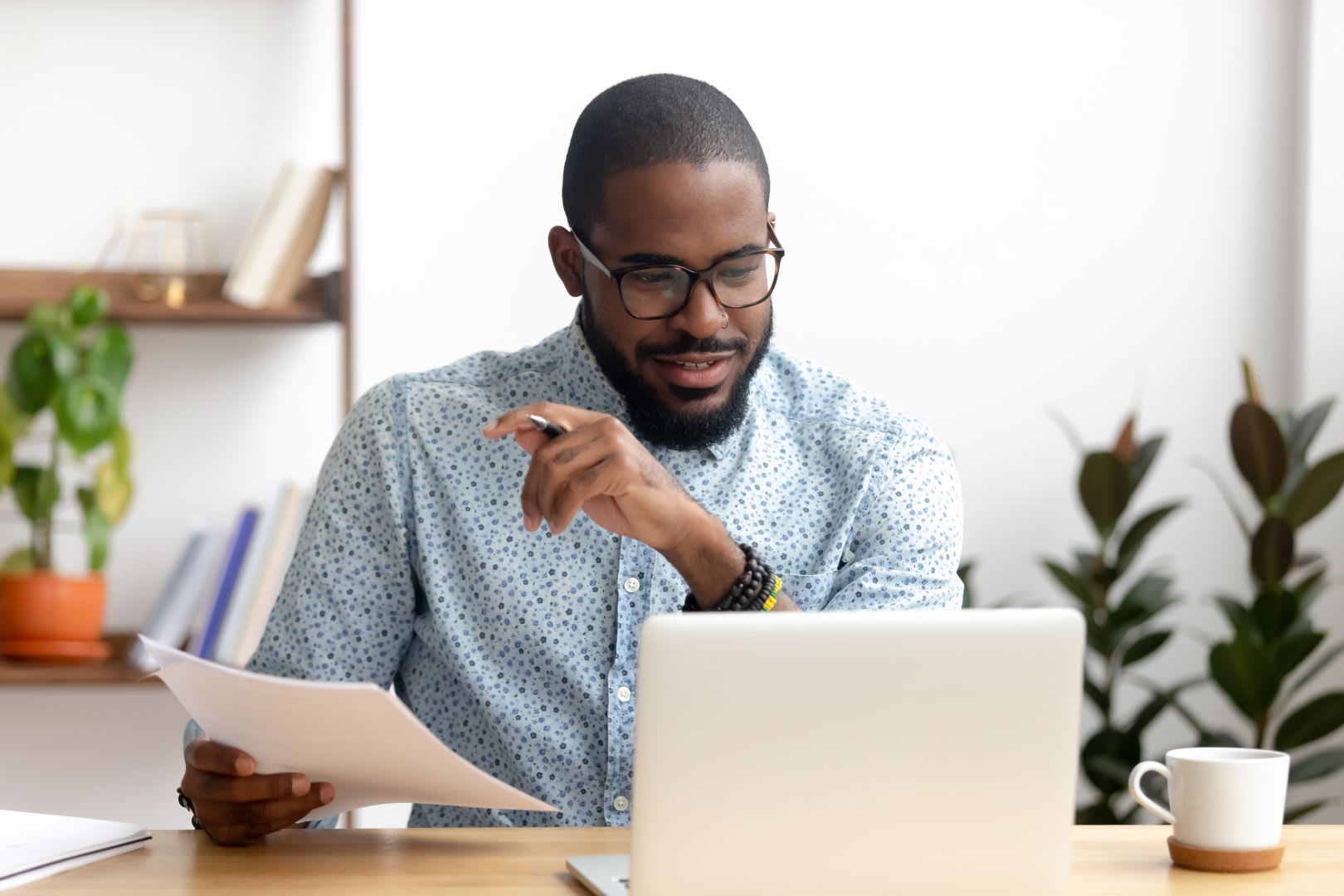 Are Online Seminary Programs Right for You? Assessing the Pros and Cons