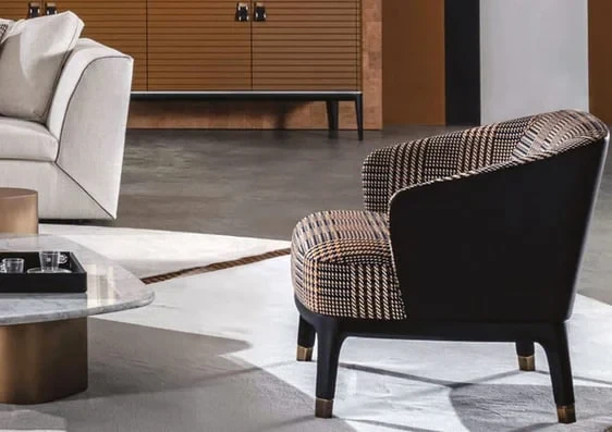 Lungo Armchair