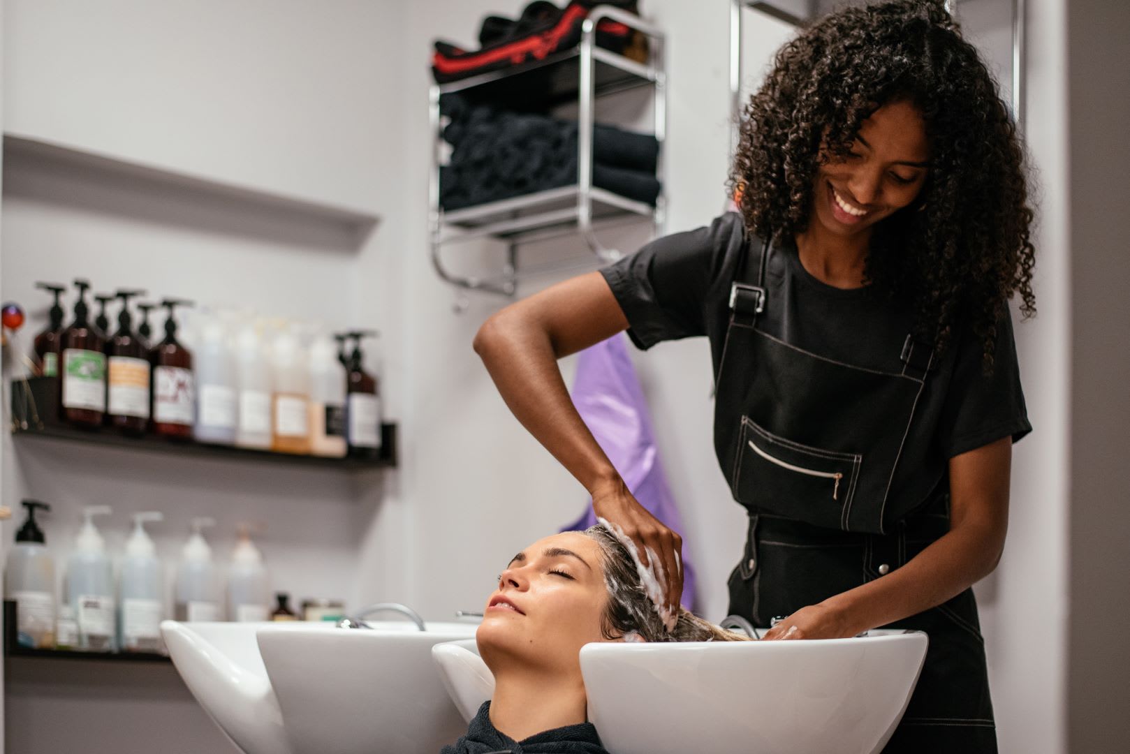 Curly Girl Hair Routine 101: A Beginner's Guide to Gorgeous Curls