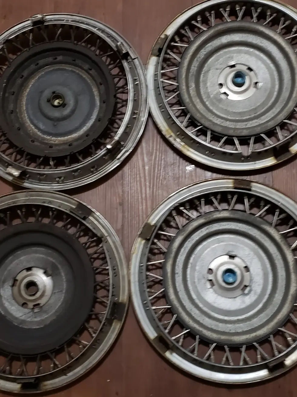 Thumbnail: 4 1989 Oldsmobile Delta 88 Hubcaps Set