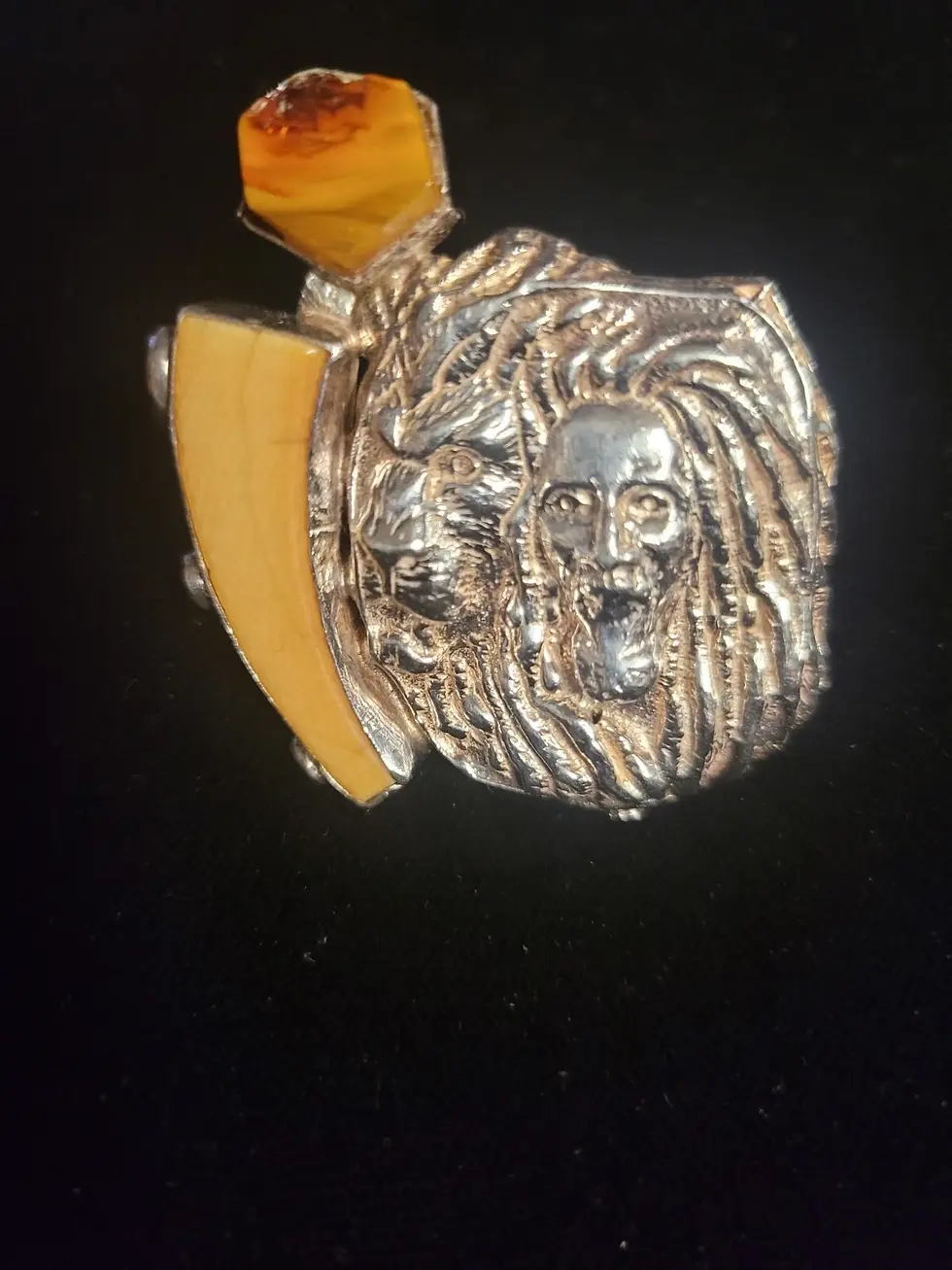 Thumbnail: Vintage Double Head Man & Lion Ring