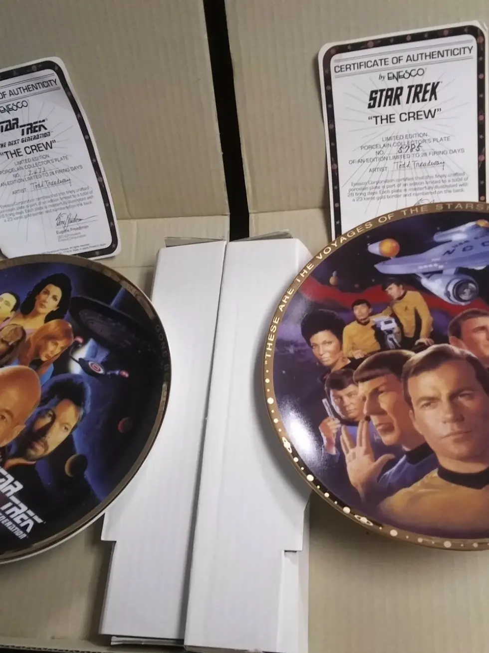 Thumbnail: 2 Star Trek The Crew Plates w/ COA Enesco