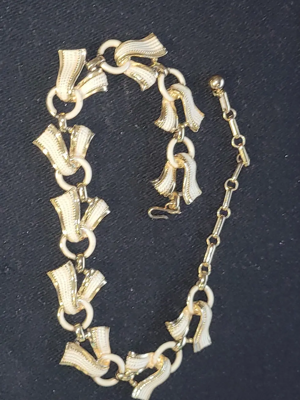 Thumbnail: Vintage Coro Enameled Link Collar Necklace