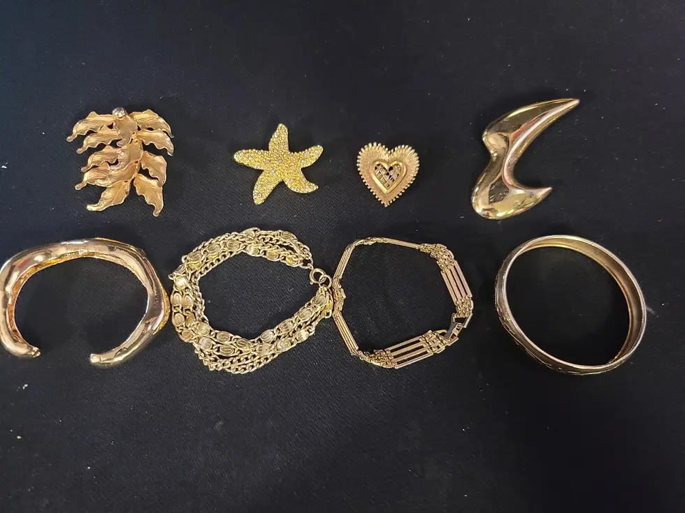 Thumbnail: Vtg to Modern Mixed Materials Jewelry Lot 19pc