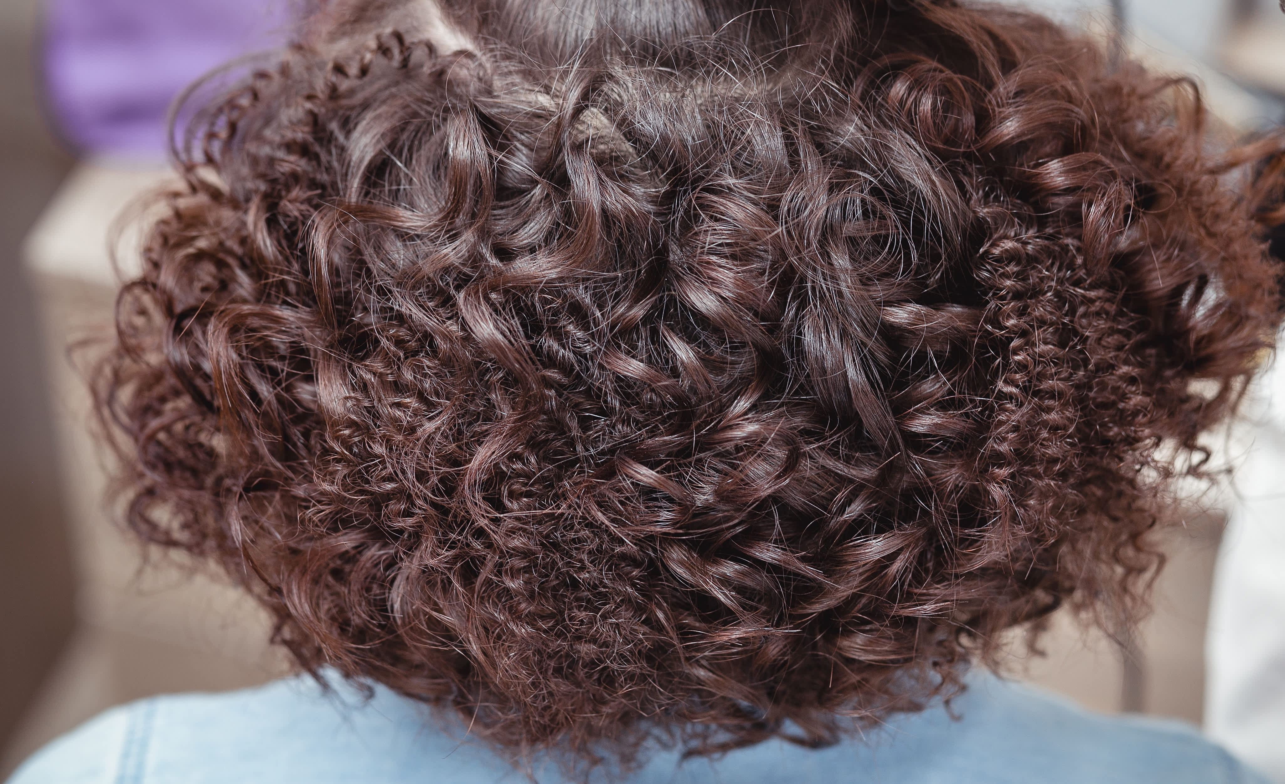Curly Hair Tips: Our Best Tips to Care for Your Curls