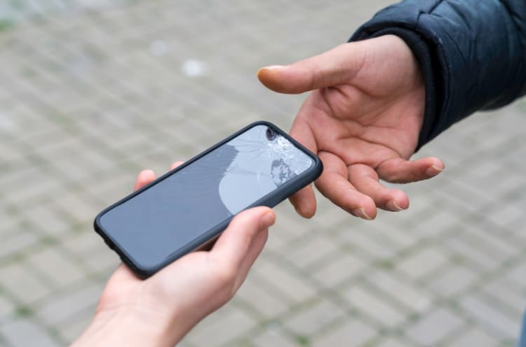 Should You Repair Your Cracked Screen Or Get A New Phone?