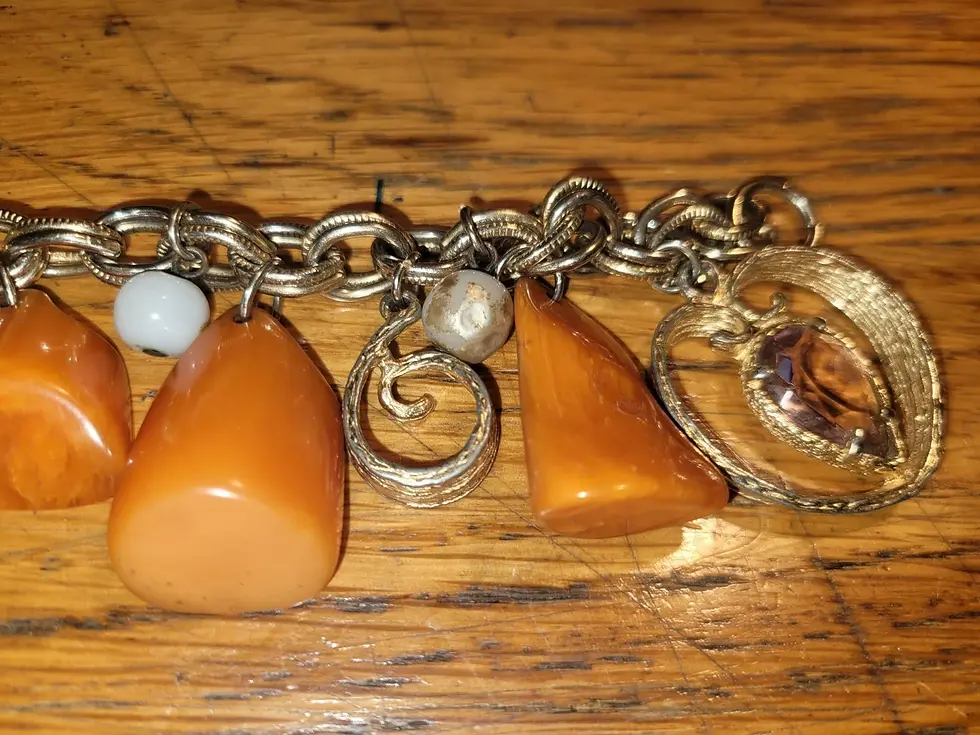 Thumbnail: Vtg Bakelite Charm Bracelet Marbled Beads