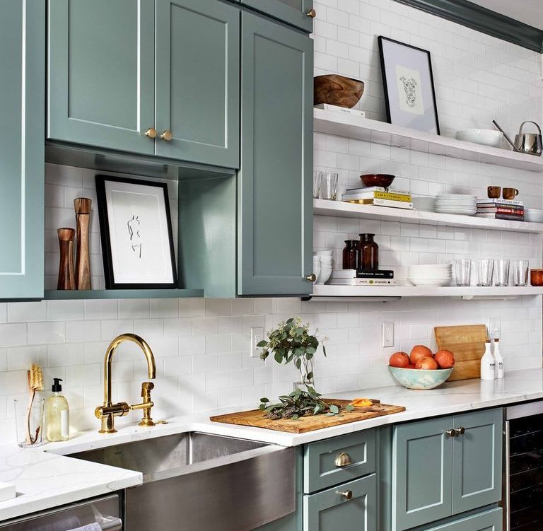 7 Options for Refinishing Kitchen Cabinets