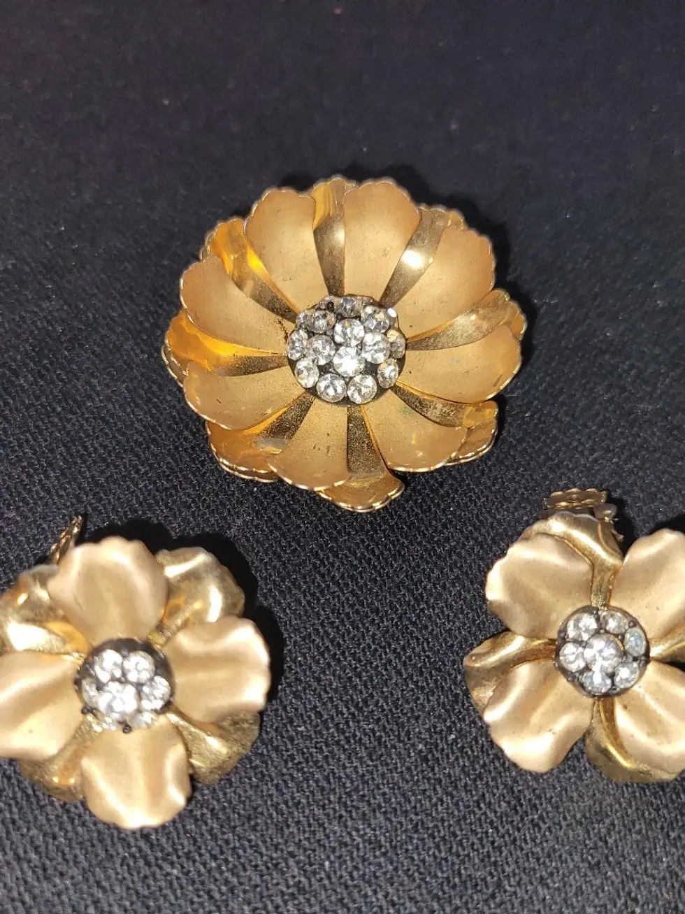 Thumbnail: Vtg Flower Brooch & Clip Earrings Rhinestone Set