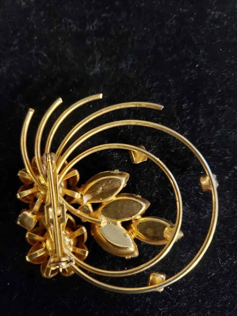 Thumbnail: Vintage White Rhinestone Retro Costume Brooch