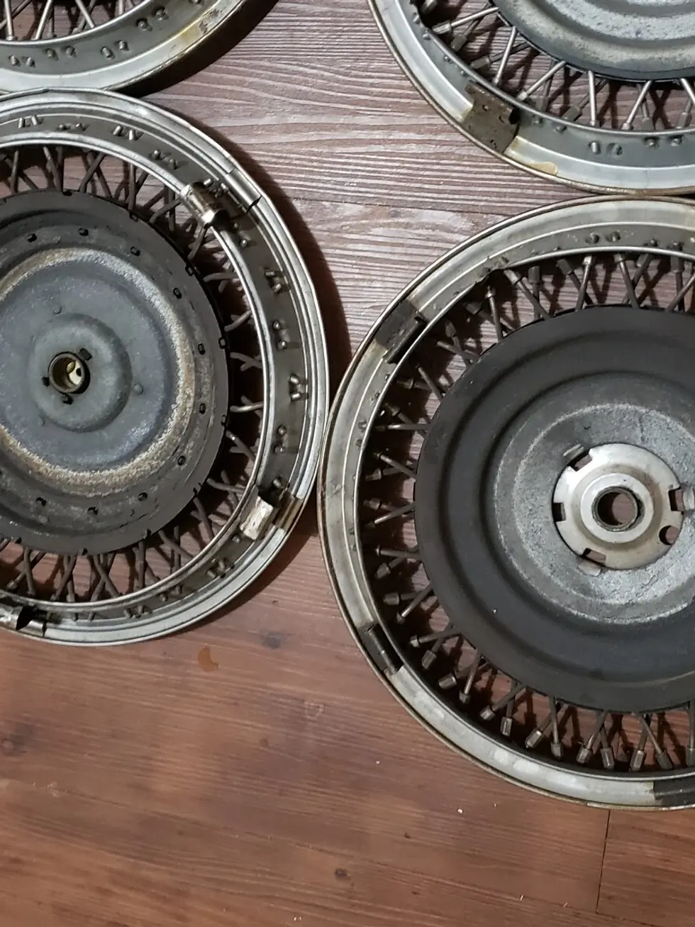 Thumbnail: 4 1989 Oldsmobile Delta 88 Hubcaps Set