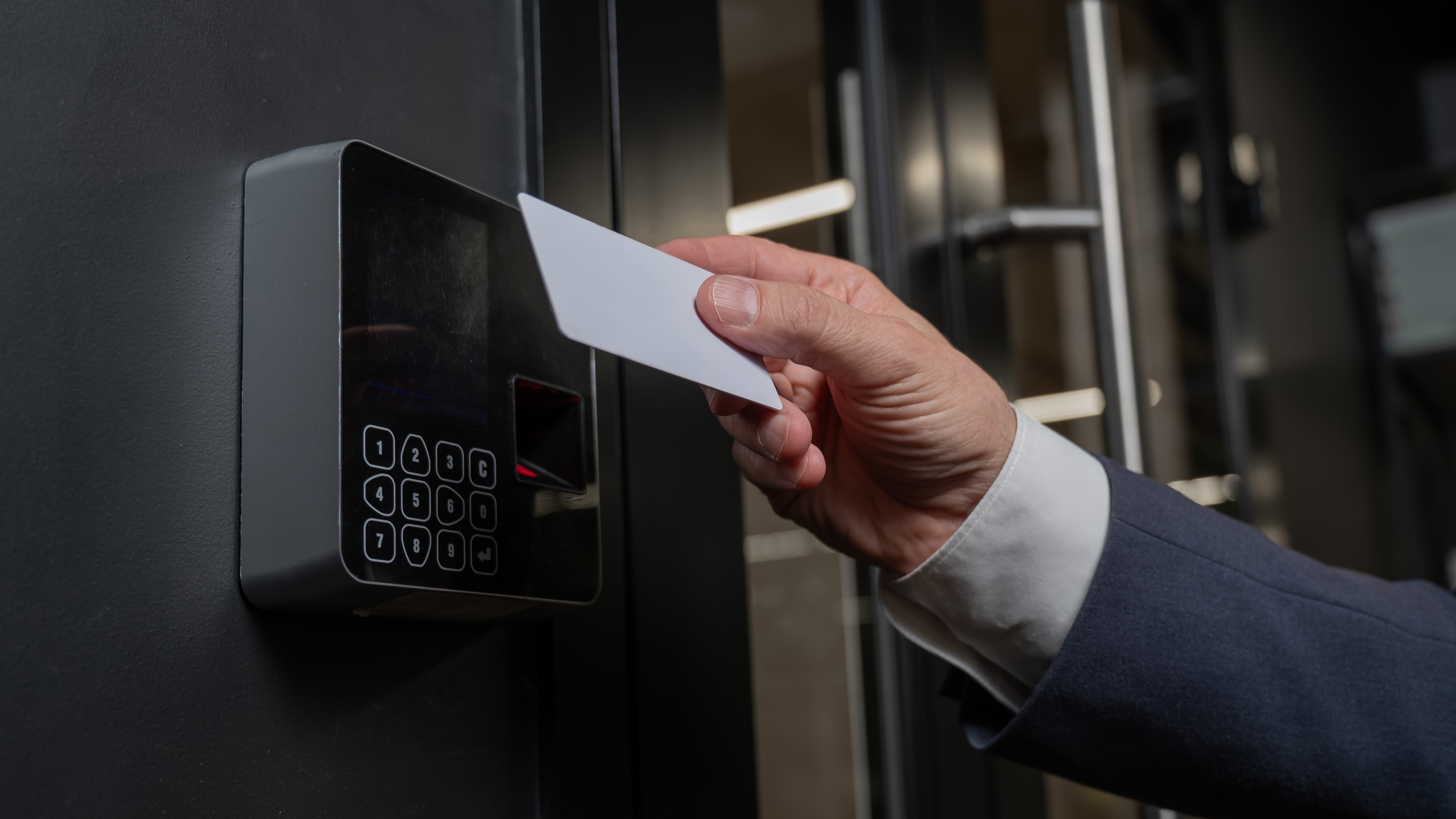 Protect Your Business: Access Control vs. Traditional Locks