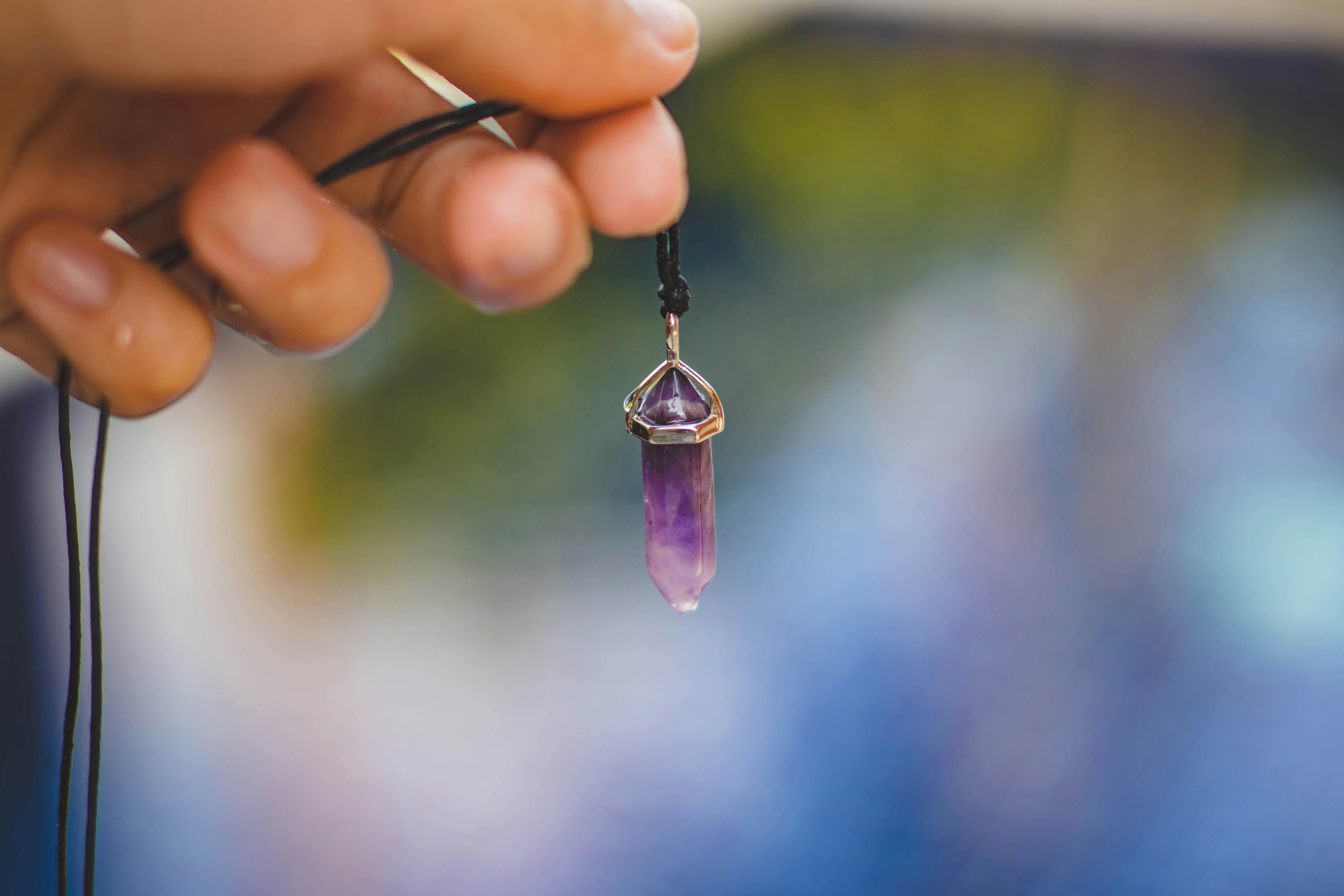 Quick Tips for Wearing Gemstone Pendants Every Day