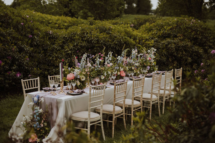wedding-table-decor-banquet-style-outddor-garden