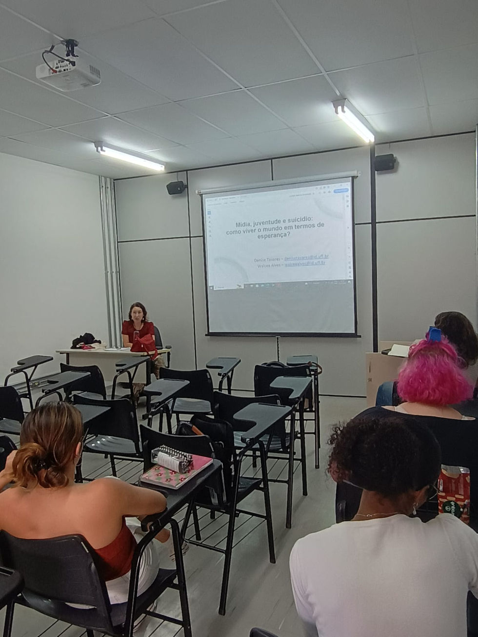 Foto do público participante da Oficina: Mídia, juventude e suicídio: "Como viver o mundo em termos de esperança?"