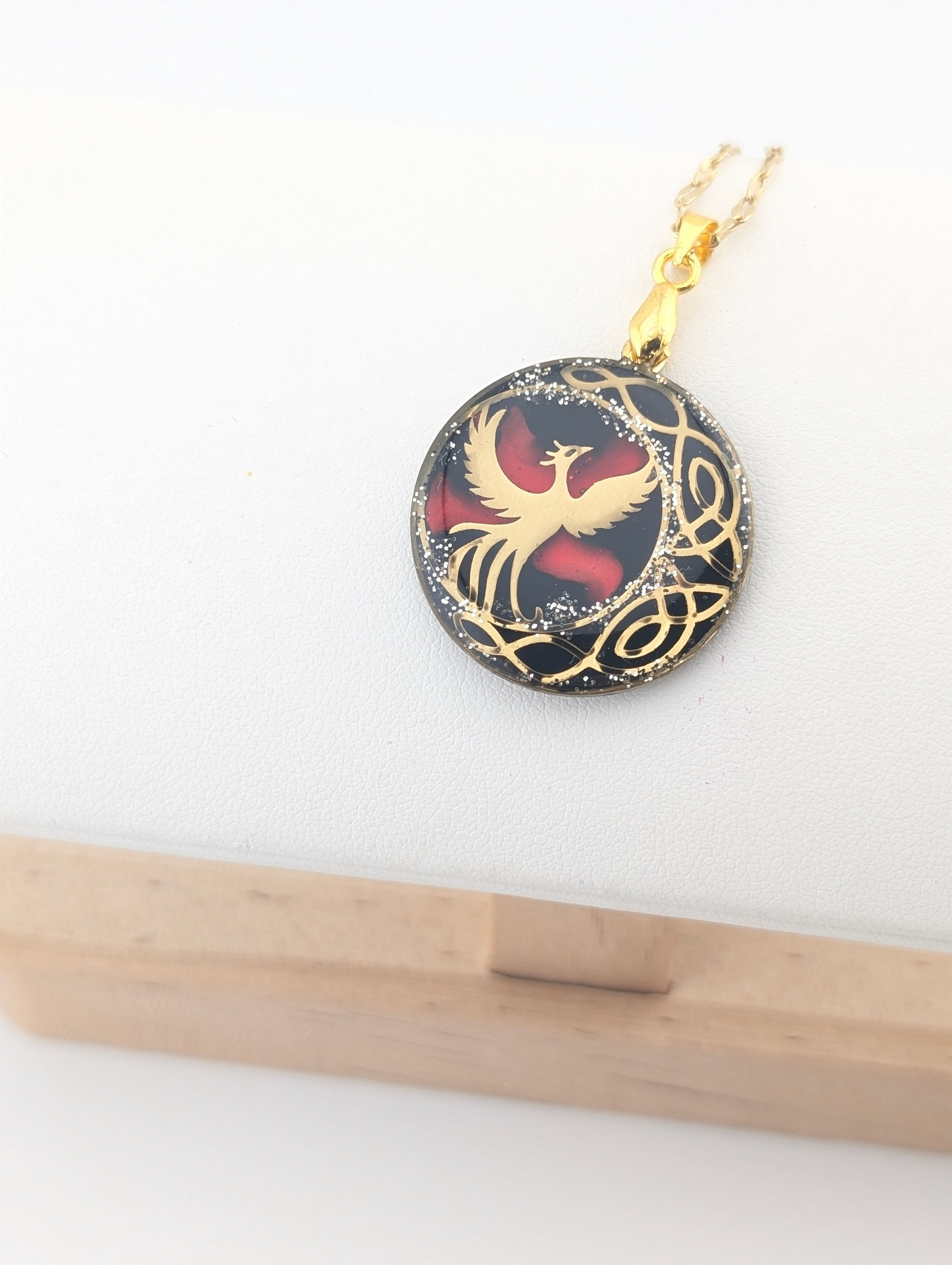 Collier Phoenix noir et feu
