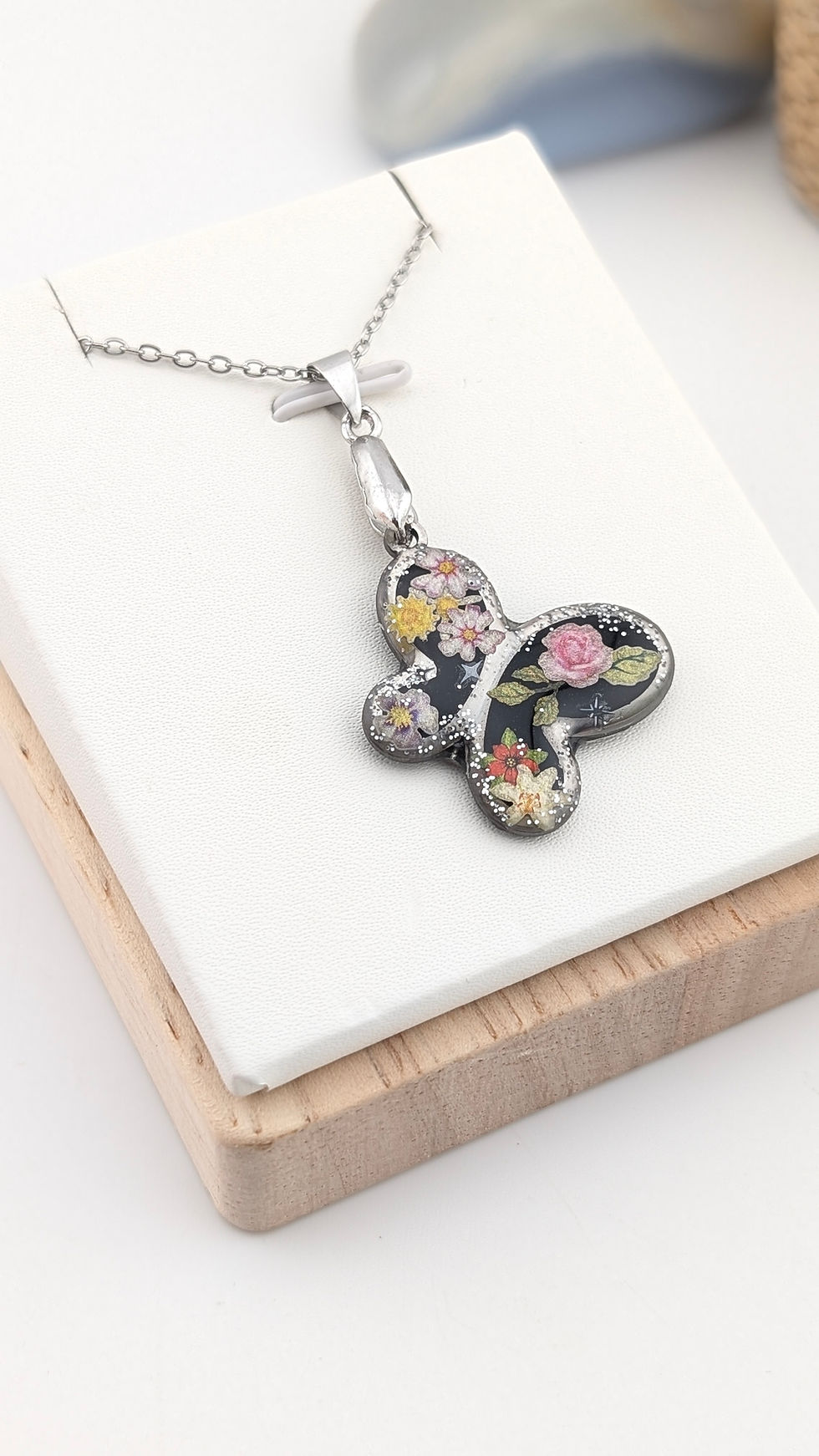 Miniature : Pendentif petit papillon floral