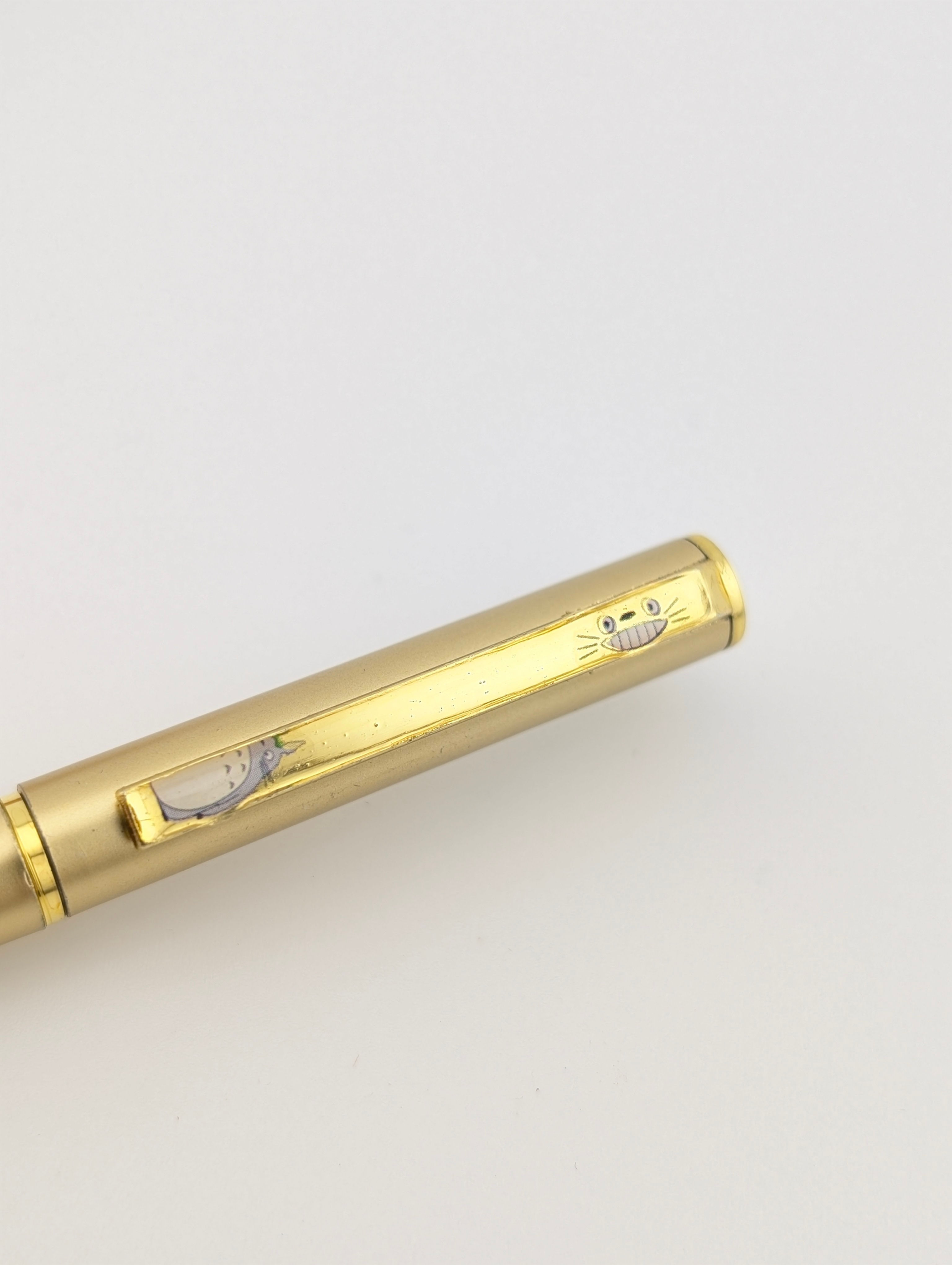 Stylo gold Totoro droit