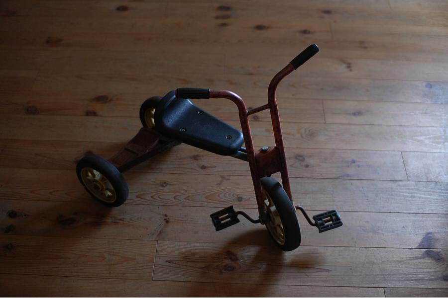 Thumbnail: 幼稚園の三輪車