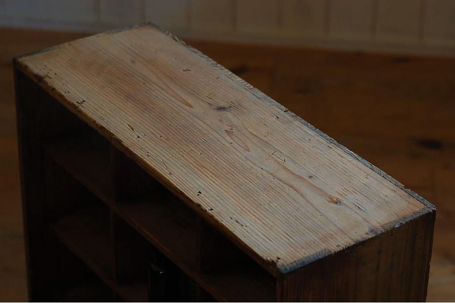 Thumbnail: マス目の棚