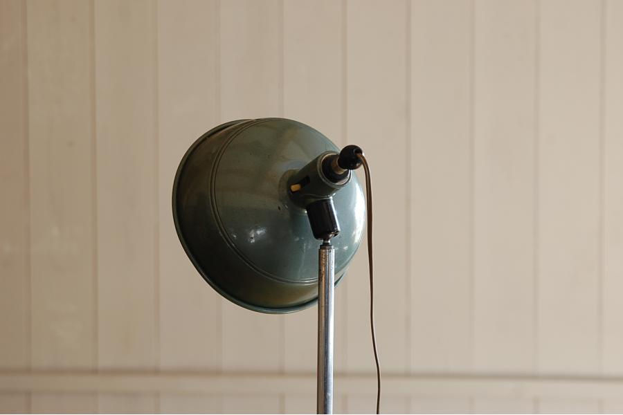 Thumbnail: 病院のスタンドライト