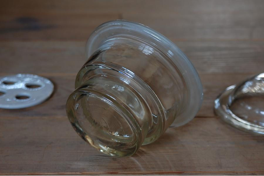 Thumbnail: 小ぶりなデシケーター　ガラス瓶