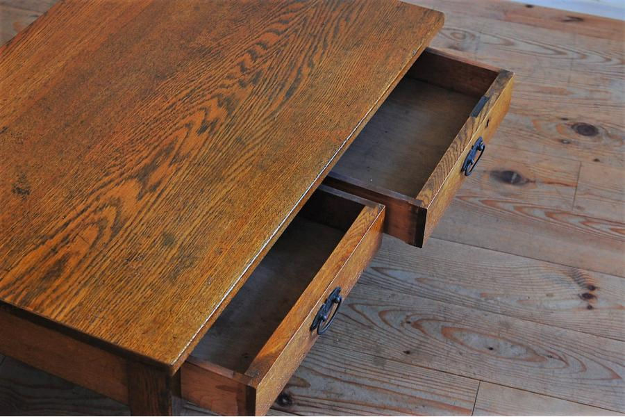 Thumbnail: ナラ材の文机