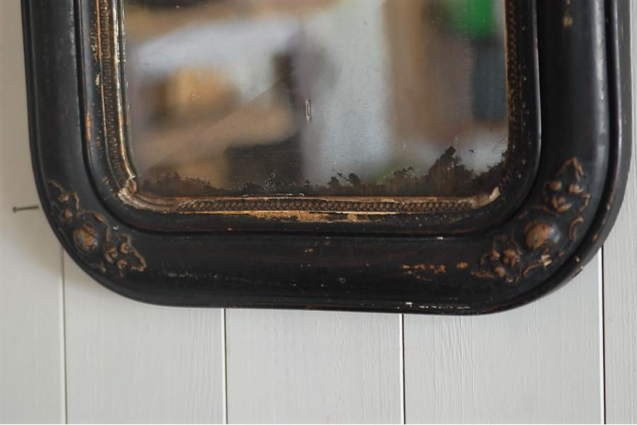 Thumbnail: 壁掛け鏡