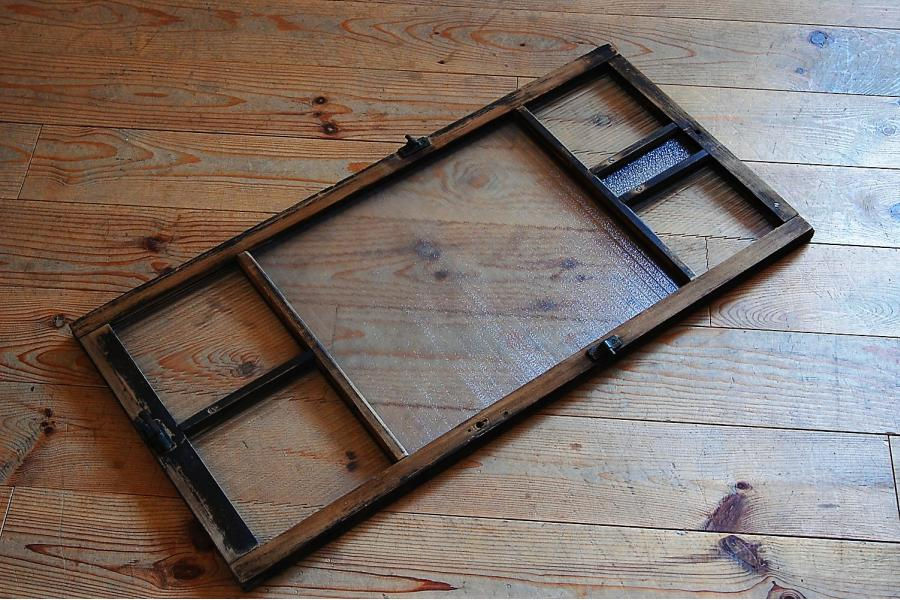 Thumbnail: 回転窓