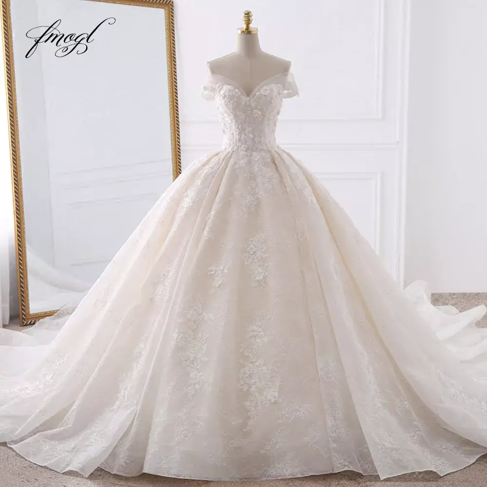 Customized Sexy Sweetheart Lace Ball Gown Wedding Dresses Applique Beaded
