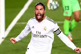 Sergio Ramos comemorando gol com a camisa do Real Madrid