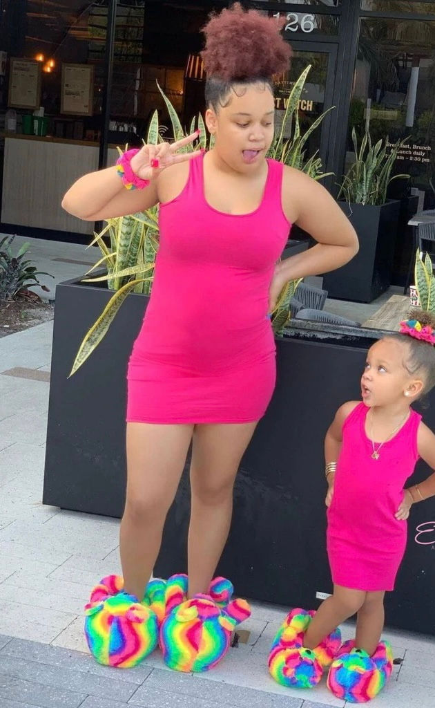 Thumbnail: Mommie & Me Teddy Bear Slippers