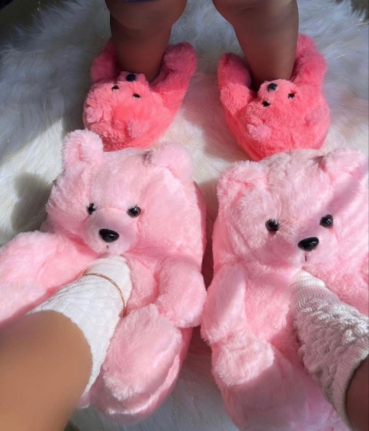 Thumbnail: Mommie & Me Teddy Bear Slippers