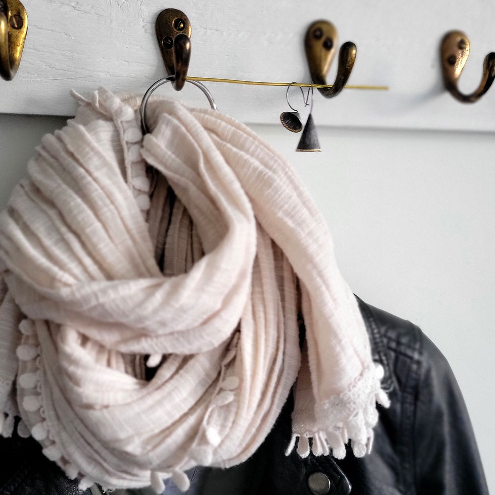 Thumbnail: Black and gold earrings